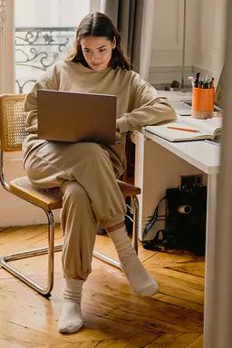 MLM operator working inside the AI Agent dashboard